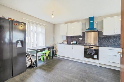 3 bedroom semi-detached house for sale, Barnstaple Road, SCUNTHORPE