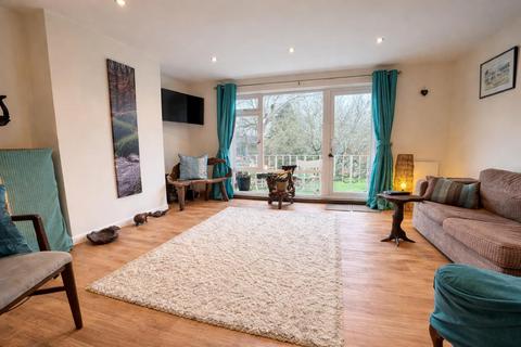 2 bedroom flat for sale, Archery Fields, Bridge End, Warwick