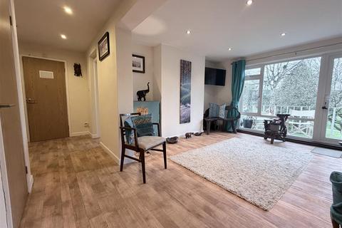 2 bedroom flat for sale, Archery Fields, Bridge End, Warwick