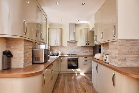 undefined, Dundonald Drive, LEIGH-ON-SEA