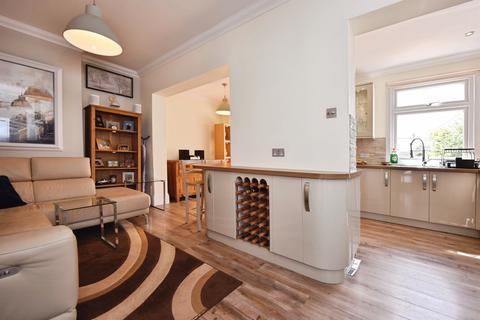 undefined, Dundonald Drive, LEIGH-ON-SEA