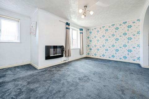 2 bedroom flat for sale, Ashburnham Road, Bedford