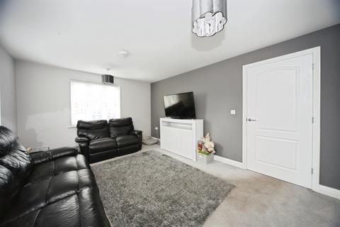 4 bedroom detached house for sale, Airedale Gardens, Houghton Regis, Dunstable