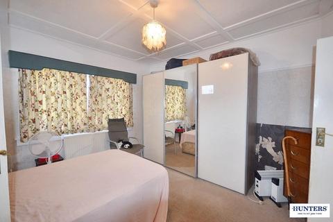 3 bedroom semi-detached bungalow for sale, Beechcroft Gardens, Wembley