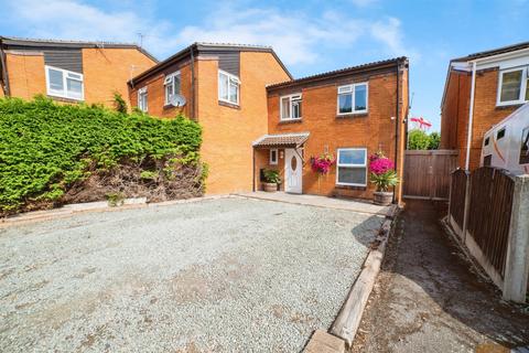 3 bedroom townhouse for sale, Ockbrook Court, Ilkeston DE7