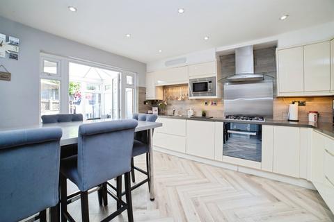3 bedroom townhouse for sale, Ockbrook Court, Ilkeston DE7
