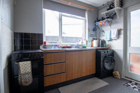 3 bedroom semi-detached house for sale, Milner Road, Finedon
