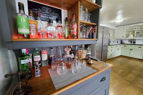 4 bedroom terraced house for sale, 4 Rickards Row, Buckland Brewer