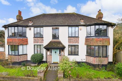 2 bedroom flat for sale, Forest Court, London E11