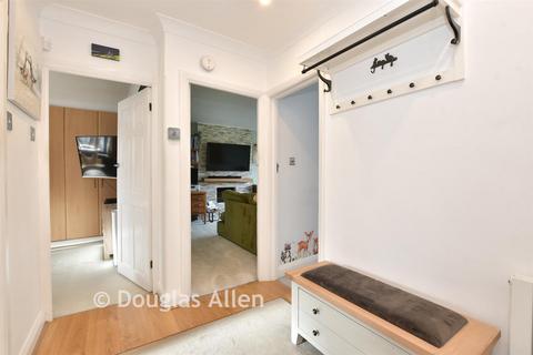 2 bedroom flat for sale, Forest Court, London E11