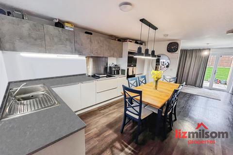 3 bedroom semi-detached house for sale, Emerald Gardens, Swadlincote DE11