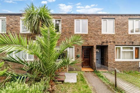 3 bedroom terraced house for sale, Arabella Drive, London