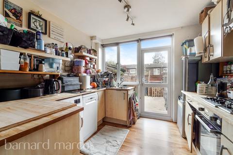 3 bedroom terraced house for sale, Arabella Drive, London