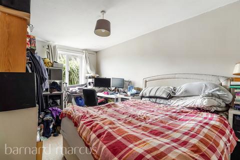 3 bedroom terraced house for sale, Arabella Drive, London