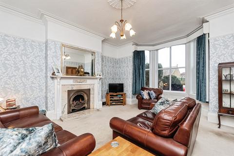 4 bedroom semi-detached house for sale, Victoria Road, Morley, Leeds