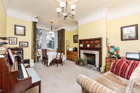 4 bedroom semi-detached house for sale, Victoria Road, Morley, Leeds