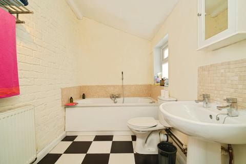 5 bedroom end of terrace house for sale, Acresfield Road, Greater Manchester M6