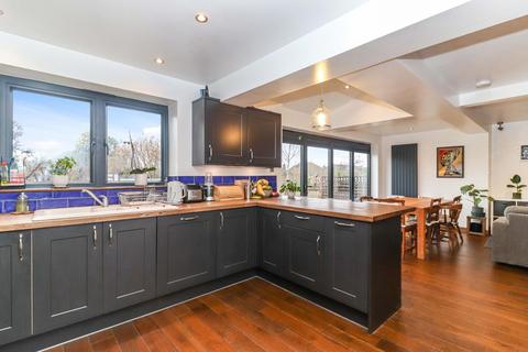 4 bedroom semi-detached house for sale, Mead Way, Bushey WD23