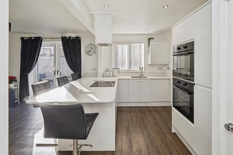 3 bedroom detached house for sale, Norwood Grove, Beverley