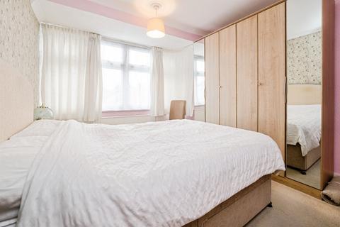 3 bedroom terraced house for sale, Rothbury Avenue, Rainham