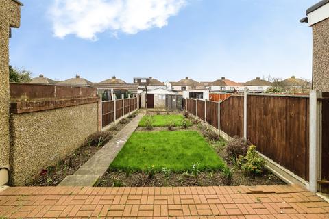 3 bedroom terraced house for sale, Rothbury Avenue, Rainham
