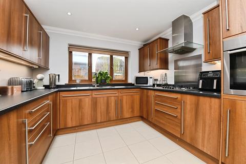 4 bedroom detached house for sale, Coventry Close, Hullbridge, HOCKLEY