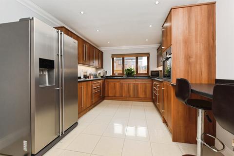 4 bedroom detached house for sale, Coventry Close, Hullbridge, HOCKLEY
