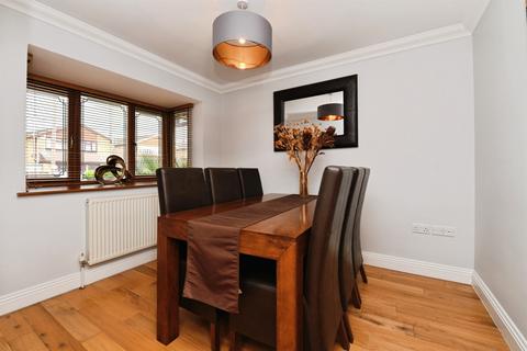 4 bedroom detached house for sale, Coventry Close, Hullbridge, HOCKLEY
