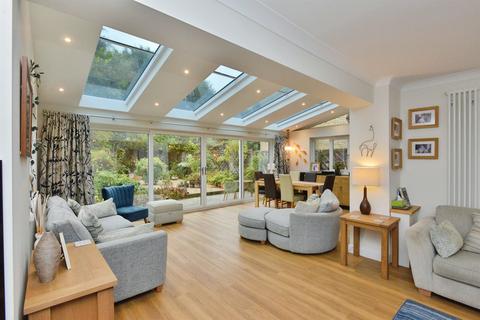 undefined, Balsam Close, Walnut Tree, Milton Keynes