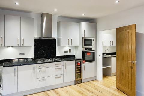 undefined, Roebuck Gardens, Nottingham