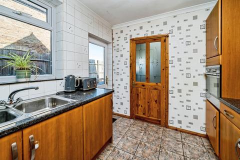 4 bedroom semi-detached house for sale, Willoughby Road, Slough