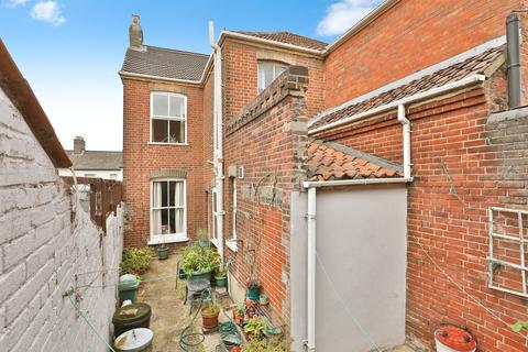 3 bedroom semi-detached house for sale, Magdalen Road, Norwich