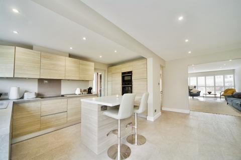 4 bedroom detached house for sale, Tatsfield Avenue, Nazeing, Waltham Abbey