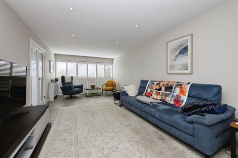 4 bedroom detached house for sale, Tatsfield Avenue, Nazeing, Waltham Abbey