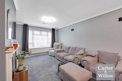 3 bedroom end of terrace house for sale, Stanley Avenue, Essex