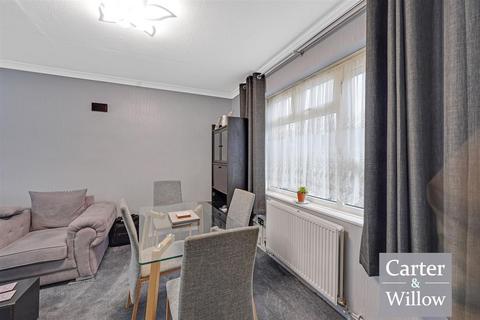 3 bedroom end of terrace house for sale, Stanley Avenue, Essex