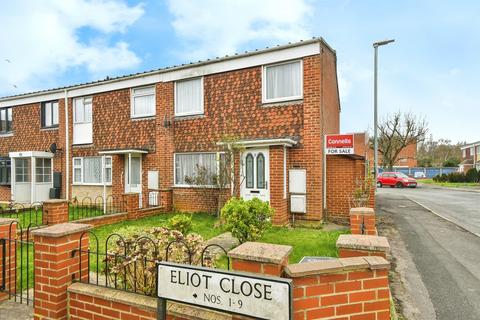 Eliot Close, Swindon