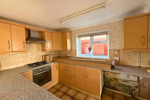3 bedroom semi-detached house for sale, Heol-Y-Mynydd, Gilfach Goch, Porth