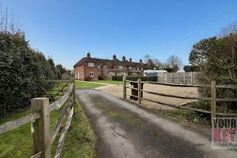 3 bedroom end of terrace house for sale, Cornwallis Cottages, Heath Road, Linton, Maidstone, Kent ME17 4NR