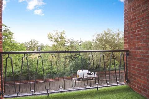 2 bedroom apartment for sale, Manor Court, Leamington Spa