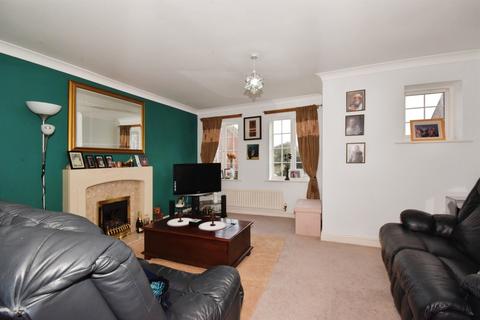 5 bedroom semi-detached house for sale, Erringtons Close, Oadby, Leicester
