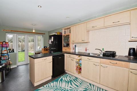 5 bedroom semi-detached house for sale, Erringtons Close, Oadby, Leicester