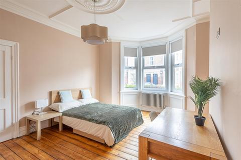 2 bedroom flat to rent, Helmsley Road, Sandyford, Newcastle upon Tyne