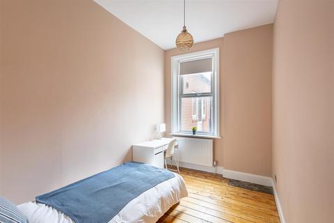 2 bedroom flat to rent, Helmsley Road, Sandyford, Newcastle upon Tyne