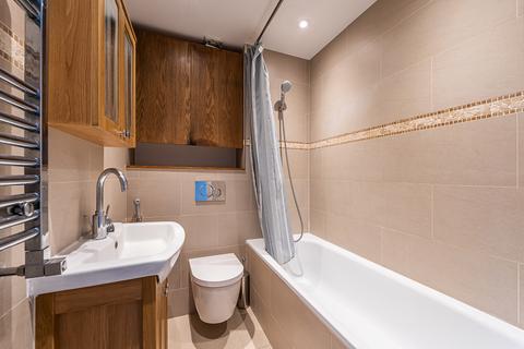 1 bedroom apartment to rent, Bodmin Street London SW18