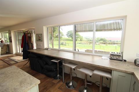 4 bedroom detached house to rent, Morchard Bishop, Crediton