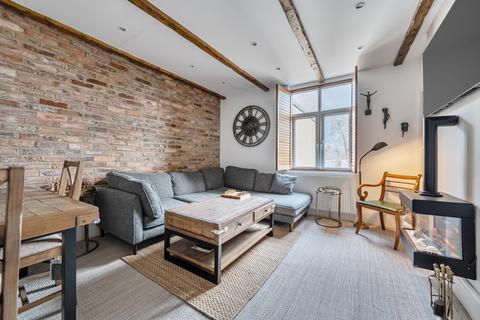 2 bedroom flat for sale, Chase Side, Enfield