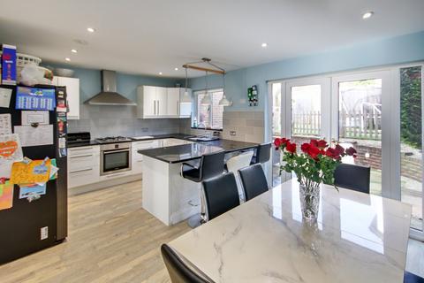 4 bedroom link detached house for sale, Victoria Way, East Grinstead, RH19