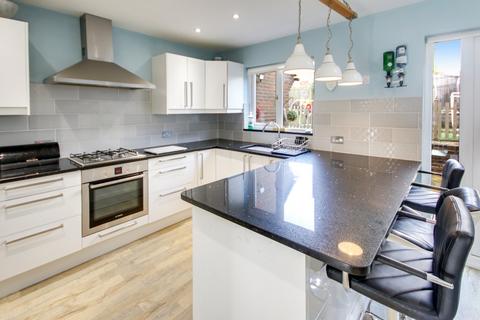 4 bedroom link detached house for sale, Victoria Way, East Grinstead, RH19