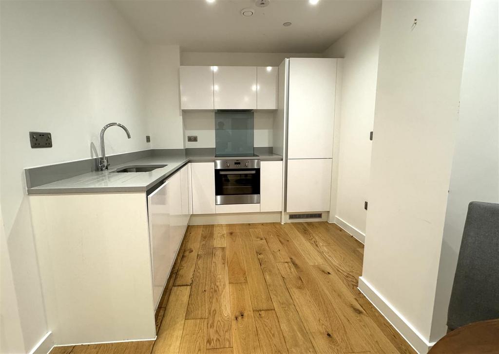 Kitchen pic 2.jpeg